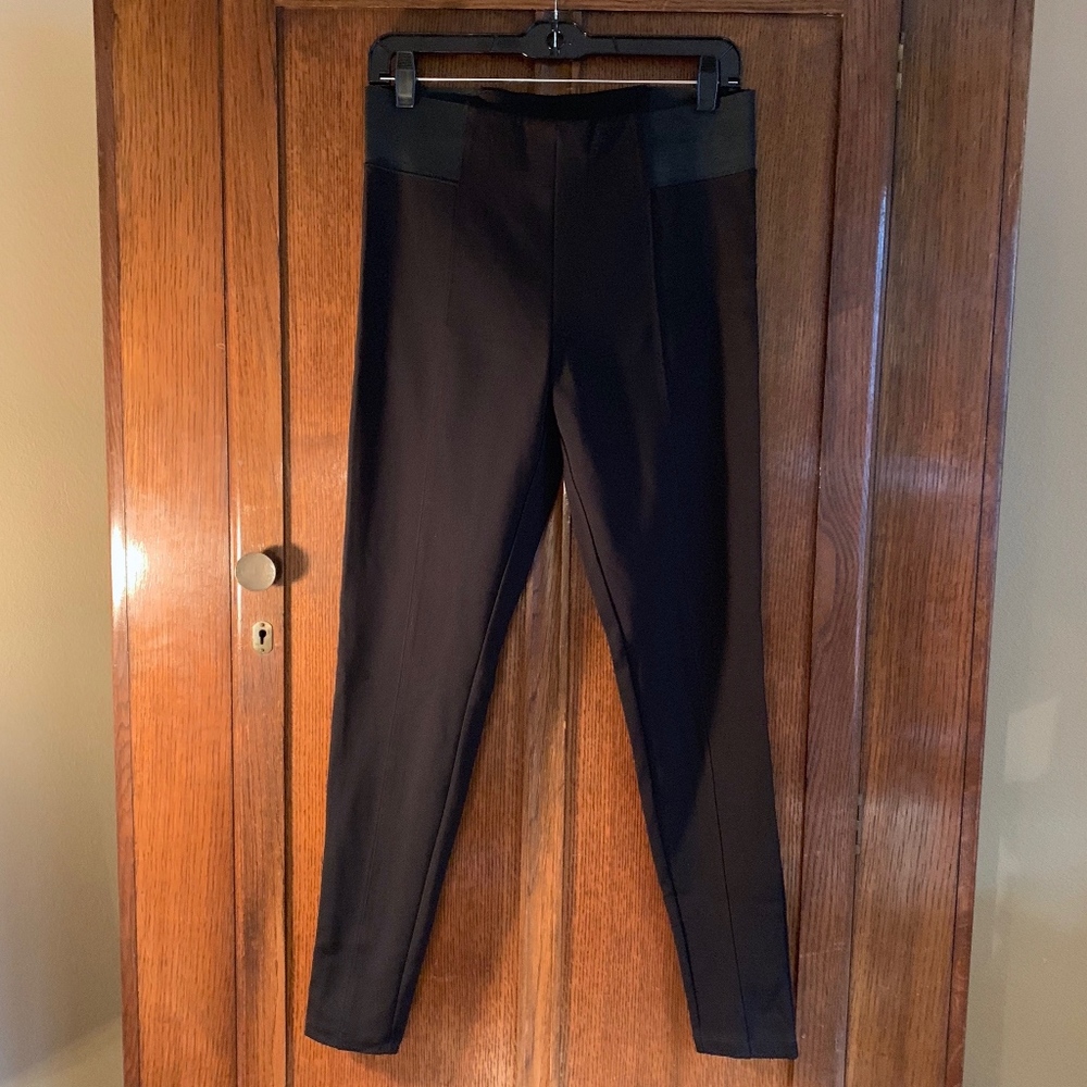 Halogen Seamed Black Leggings sz M
